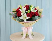 Букет цветов из:  Лилии и Розы в Петухово