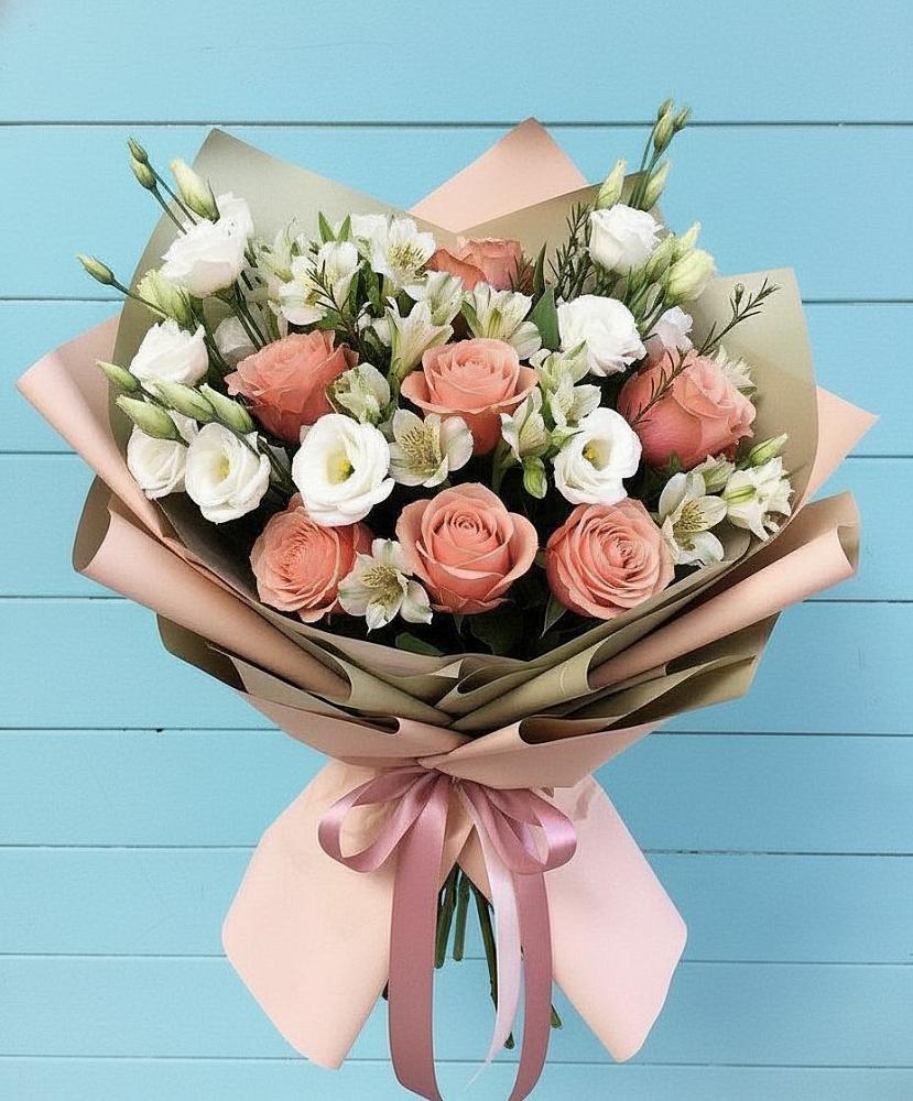 Букет цветов из: Розы, Альстромерии и Лизиантусы в Петухово