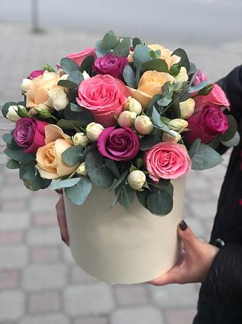 Цветочная композиция из Розы в шляпной коробке в Петухово