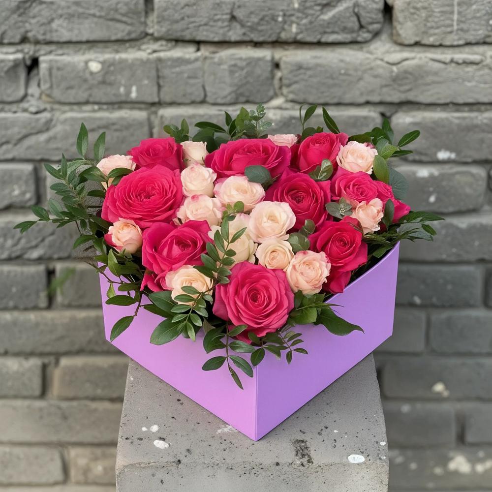 Цветочная композиция из Розы в коробке в Петухово