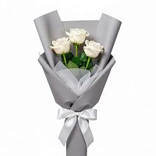 Букет 3 белые розы в Петухово