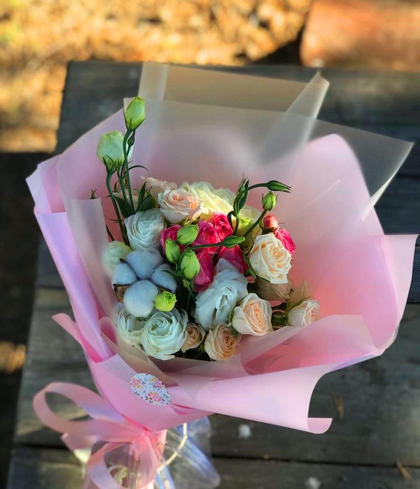 Букет цветов из: Розы и Лизиантусы в Петухово