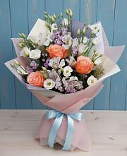 Букет цветов из:  Лизиантусы, Розы, Альстромерии и Гипсофила в Петухово