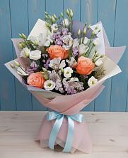 Букет цветов из:  Лизиантусы, Розы, Альстромерии и Гипсофила в Петухово