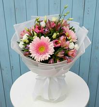Букет цветов из:  Герберы, Альстромерии и Лизиантусы в Петухово