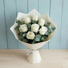 Букет Белые розы в Эвкалипте в Петухово
