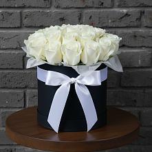 Цветочная композиция из Розы в шляпной коробке в Петухово