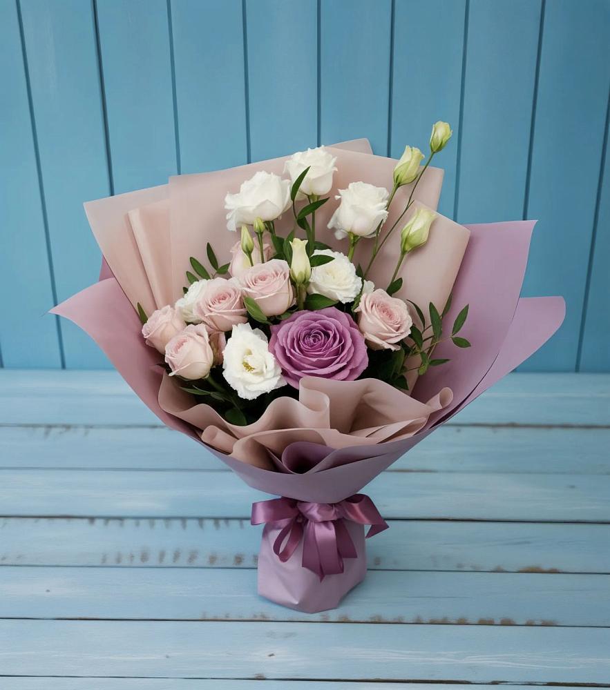 Букет цветов из: Розы и Лизиантусы в Петухово